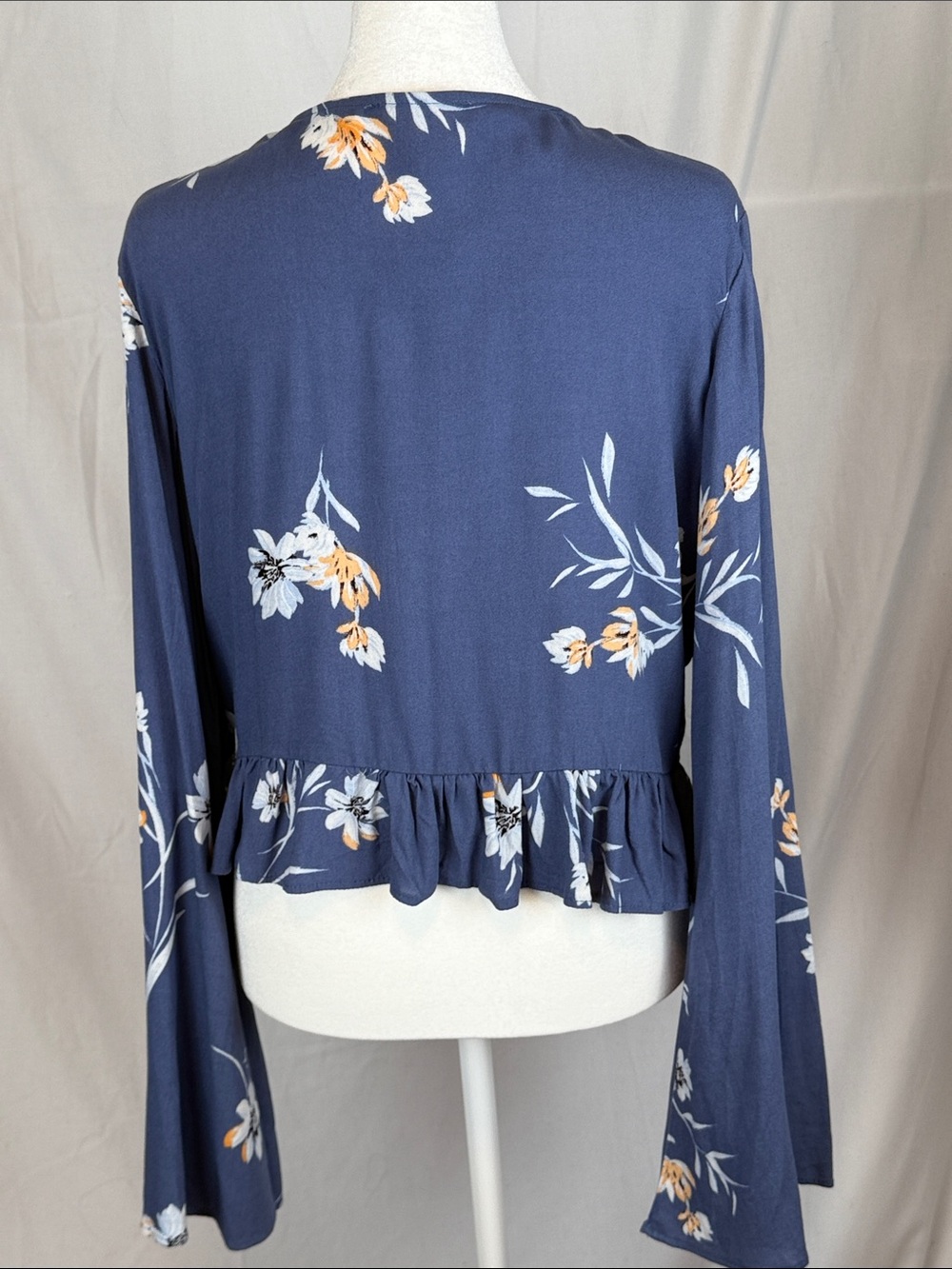 Women's LA Hearts Long Sleeved Tie Front Floral Blouse Boho NWT Medium - Picture 5 of 11